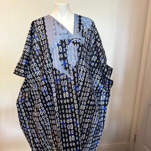Caftan bohème noir et bleu avec broderies - Taille unique
